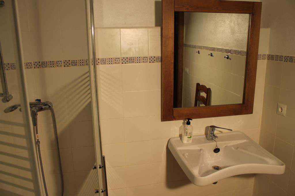 Apartamentos Real Fabrica Hojalata Júzcar Rum bild